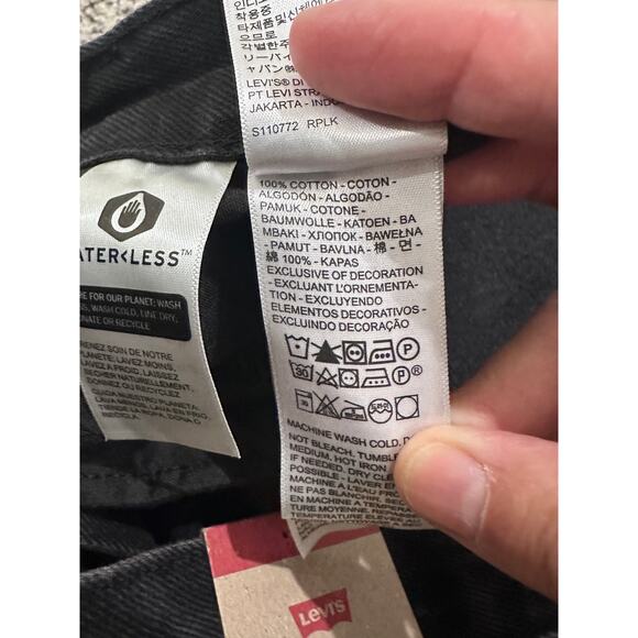 NWT Levi's 94 Baggy Jean in Open Mind Straight Washed Black, 16W(40) x 30L - Picture 6 of 11